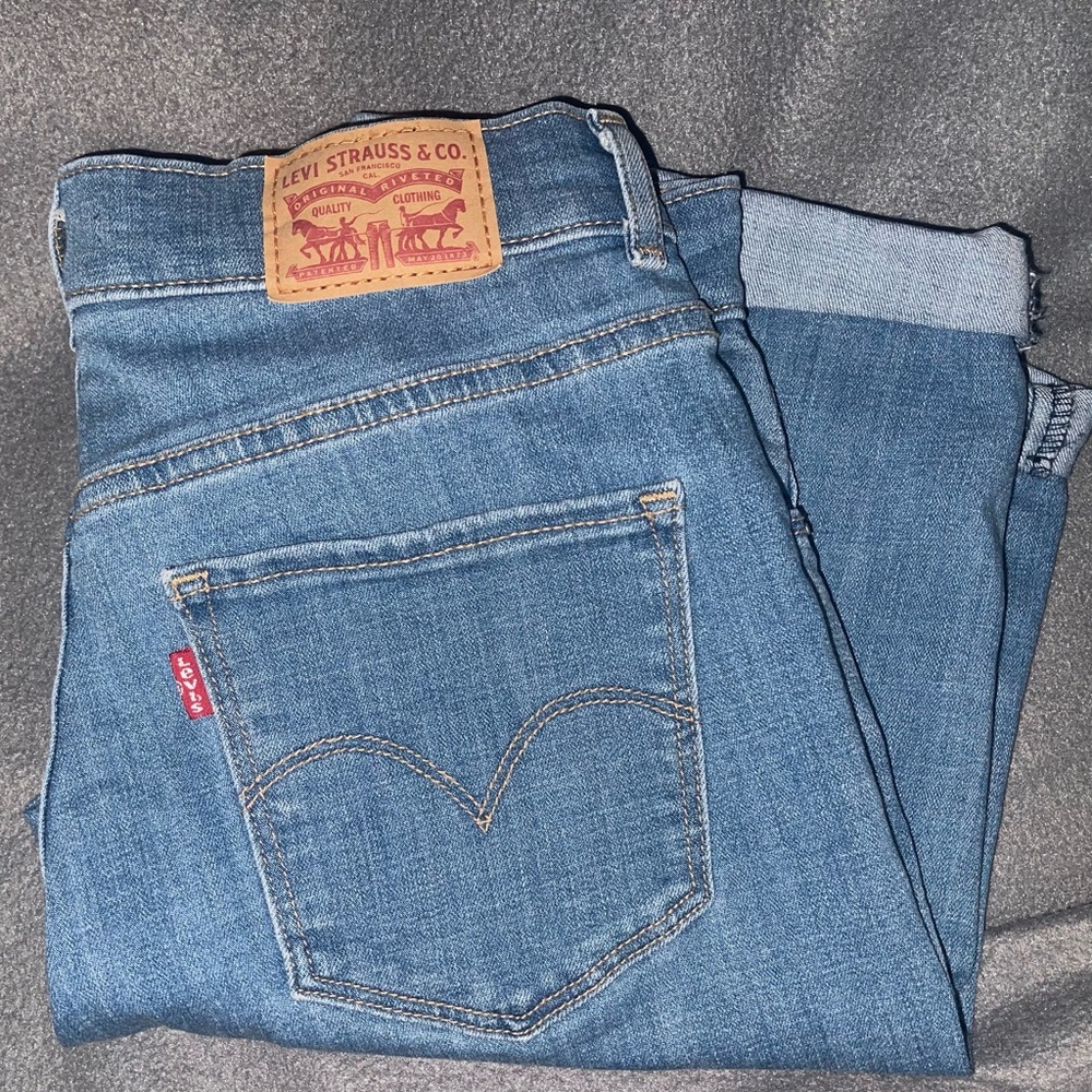 Levi's Blue women’s high rise Bermudas Shorts